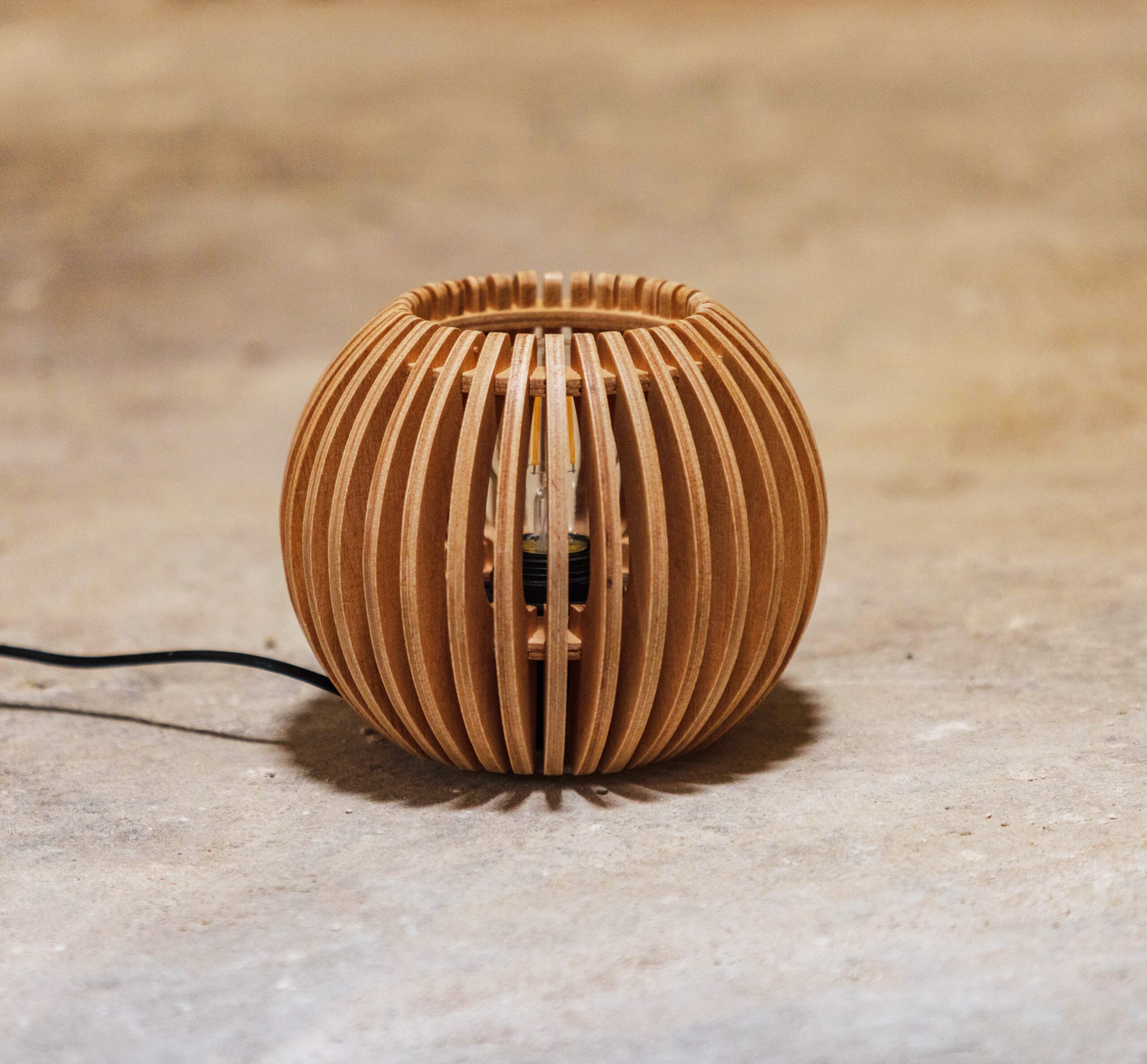 Lampe en bois en forme de boule - JK lighting