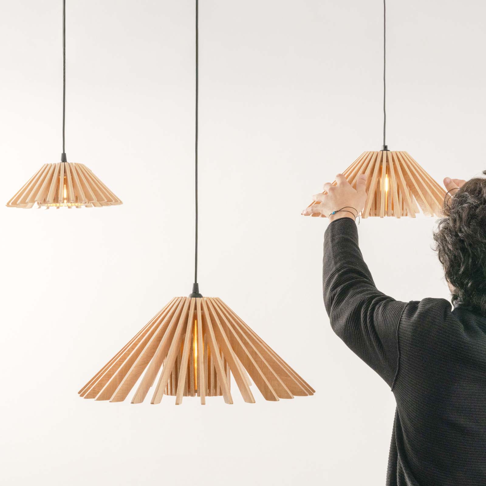 L lamps 1 Lampe conique en bois L Lamp à lumière indirecte